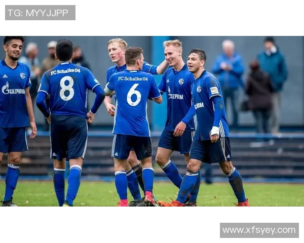 沙尔克04主场狂胜科隆，领跑德甲积分榜继续扩大优势